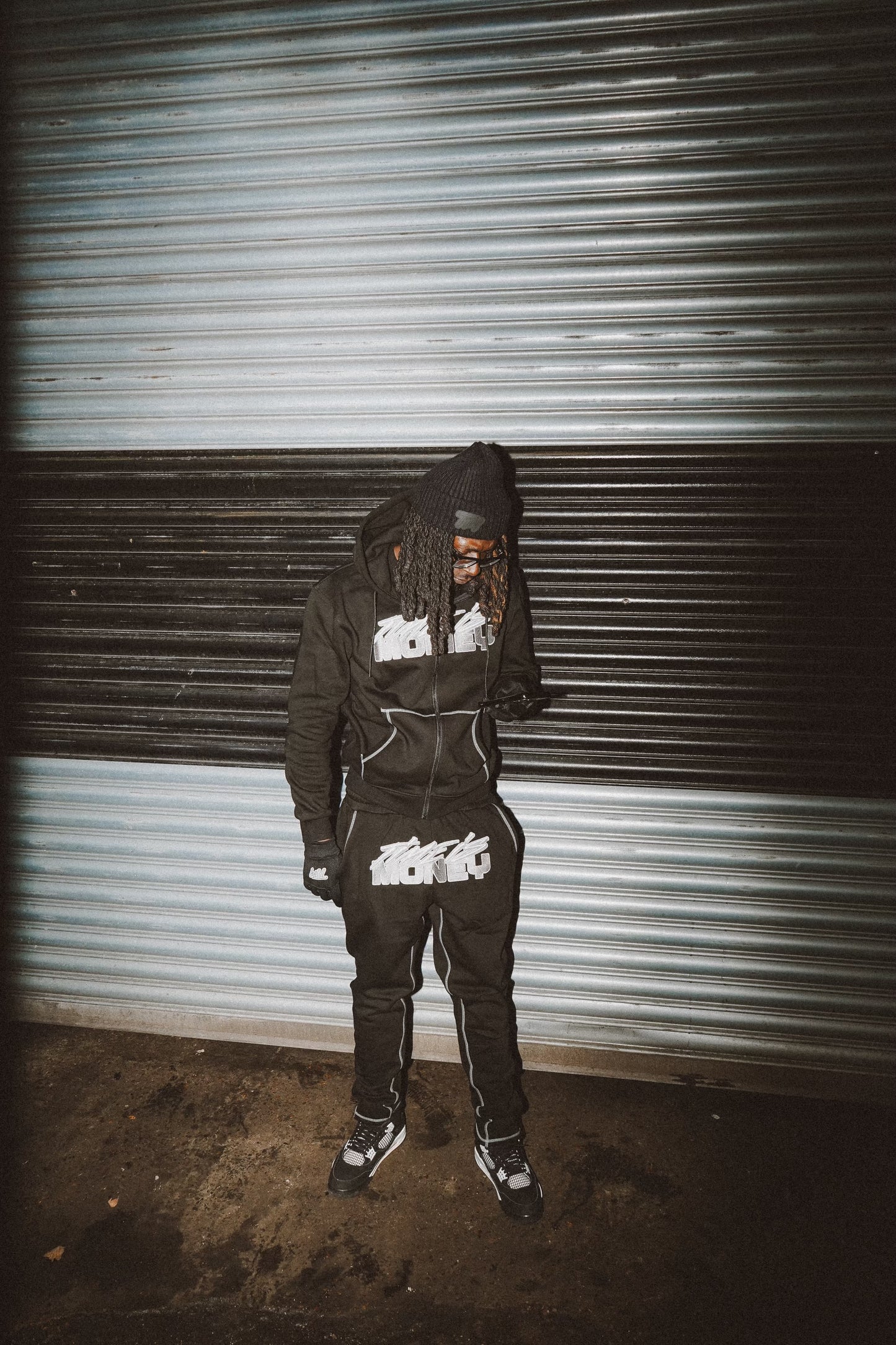 TIMEISMONEY STRAIGHT DROP TRACKSUIT (BLACK)
